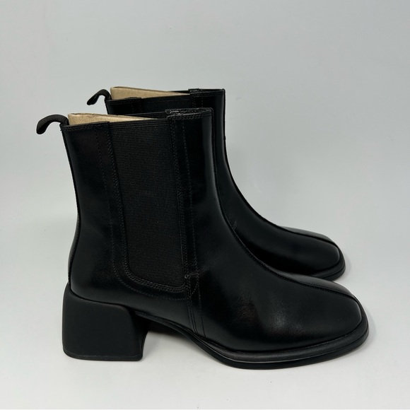 Vagabond Ansie Ankle Boots
Size 8 - Picture 3 of 9